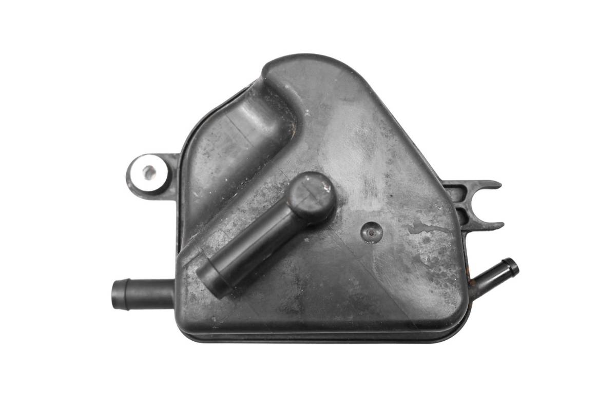 12 Yamaha Waverunner VX Cruiser Crankcase Breather Box Vent VX1100A