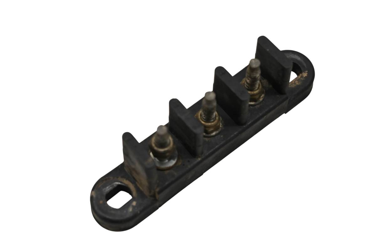 18 Polaris Ranger 500 2x4 Terminal Block