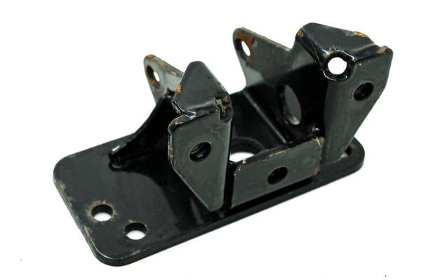 Kawasaki - 08 Kawasaki Mule 3010 Diesel 4x4 Front Differential Gear Case Bracket Mount KAF950D