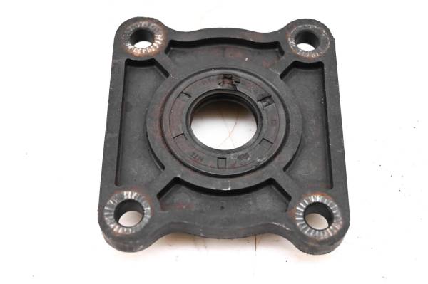 Bobcat - 08 Bobcat 2200S 4x4 Diesel Input Bearing Cover