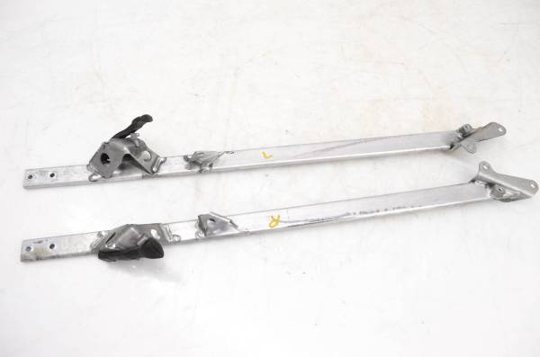 Ski-Doo - 07 Ski-Doo MXZ Renegade 600 HO SDI Gas Tank Support Brackets Mounts Left & Right 136"