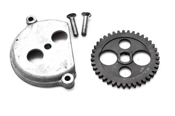 Honda - 76 Honda CB125S Oil Pump Drive Gear & Cover