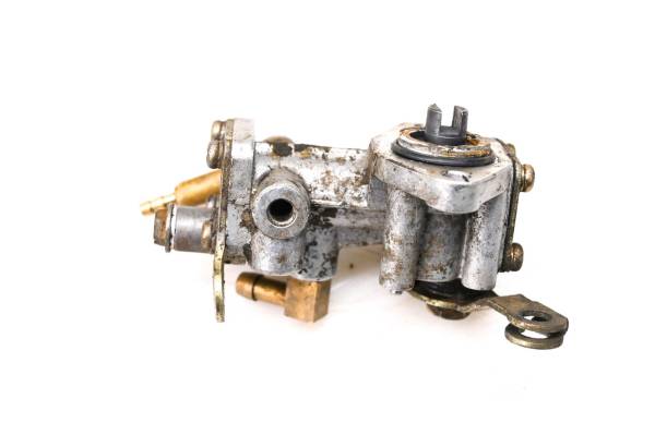 Polaris - 01 Polaris Xplorer 250 2x4 Oil Pump