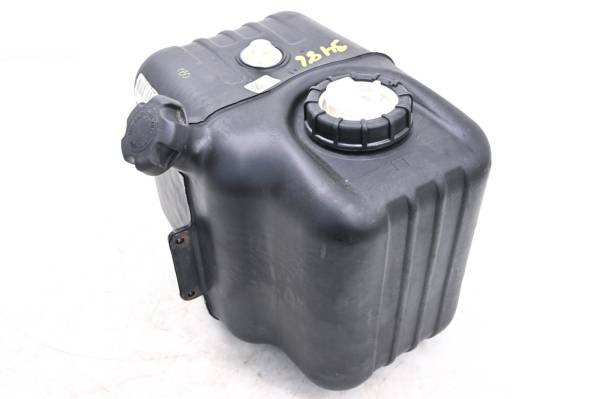 Polaris - 16 Polaris M1400 2x4 Gas Tank & Fuel Pump