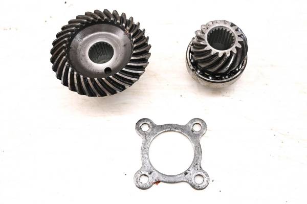 Polaris - 01 Polaris Sportsman 500 HO 4x4 Transmission Bevel Gears Output Shaft