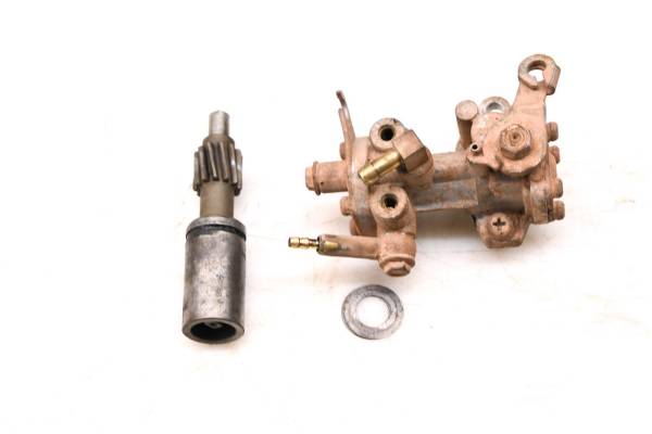 Polaris - 01 Polaris Trail Blazer 250 2x4 Oil Pump & Gear