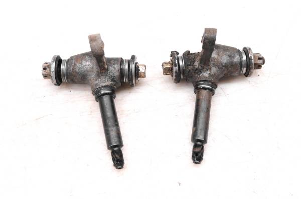 Yamaha - 86 Yamaha Moto-4 80 Front Spindles Knuckles Left & Right YFM80S