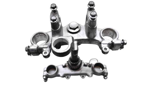 Yamaha - 03 Yamaha TTR225 Triple Tree Handlebar Clamps