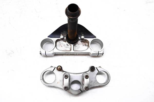 Ducati - 04 Ducati Monster 800S Triple Tree Handlebar Clamps