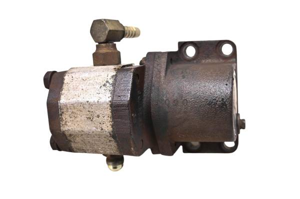 Kubota - 06 Kubota RTV900W Hydraulic Gear Pump