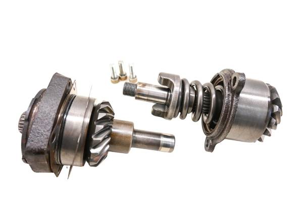 Suzuki - 90 Suzuki VX800 Transmission Bevel Gears Output Shaft