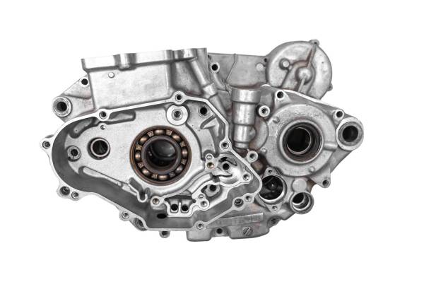 Kawasaki - 13 Kawasaki KX450F Crankcase Center Crank Case