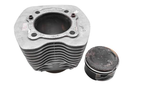05 Harley-Davidson FXDCI Rear Cylinder & Piston
