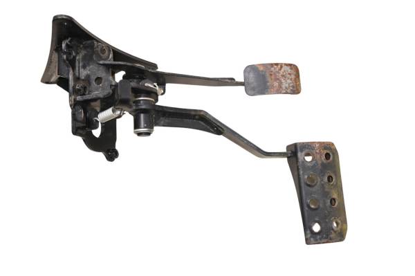 Yamaha - 16 Yamaha Wolverine 700 Gas Brake Pedal Assembly YXE700