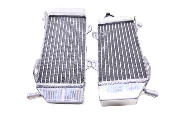 Aftermarket - 09 Honda CRF250R Radiators Left & Right Aftermarket