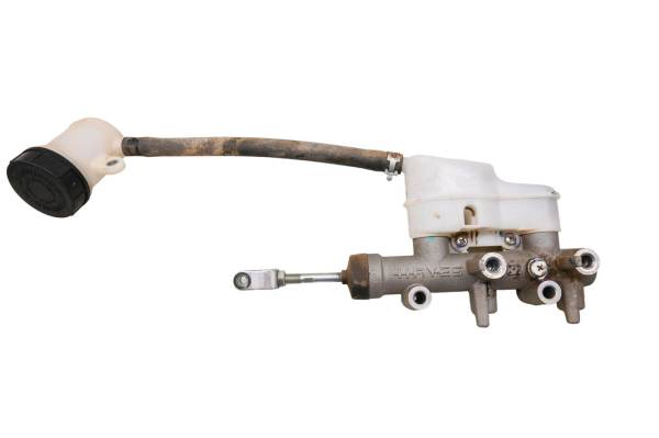 18 Cat CUV105D Front Brake Master Cylinder