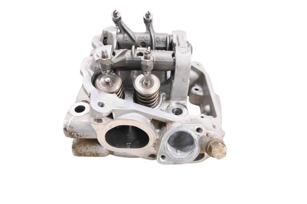 Can-Am - 10 Can-Am Outlander 650 XT 4x4 Front Cylinder Head