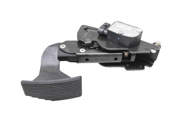 Polaris - 16 Polaris Slingshot SL Throttle Pedal