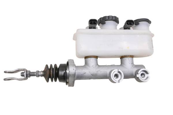 Polaris - 17 Polaris Slingshot SL Front Brake Master Cylinder