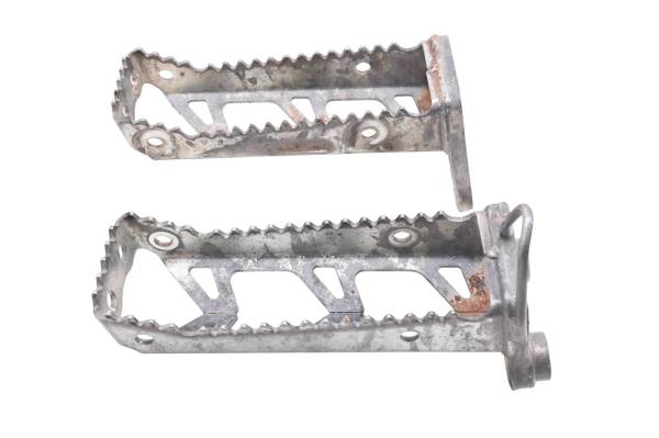 Yamaha - 13 Yamaha YFZ450R Foot Pegs Left & Right