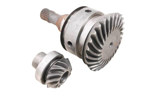 John Deere - 13 John Deere Gator 855D Transmission Bevel Gears Output Shaft
