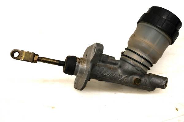 Kawasaki - 02 Kawasaki Mule 3010 4x4 Brake Master Cylinder KAF620