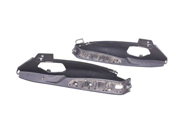 Piaggio - 16 Piaggio MP3 500 Sport ABS Left & Right Foot Rest Panels