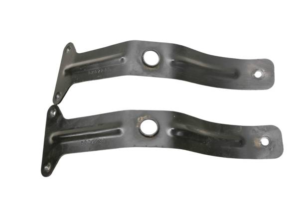 Polaris - 21 Polaris Pro XD 2000G Radiator Mounting Brackets