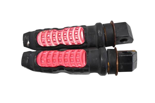 Aftermarket - 01 Yamaha YZF600R Passenger Foot Pegs Left & Right Aftermarket