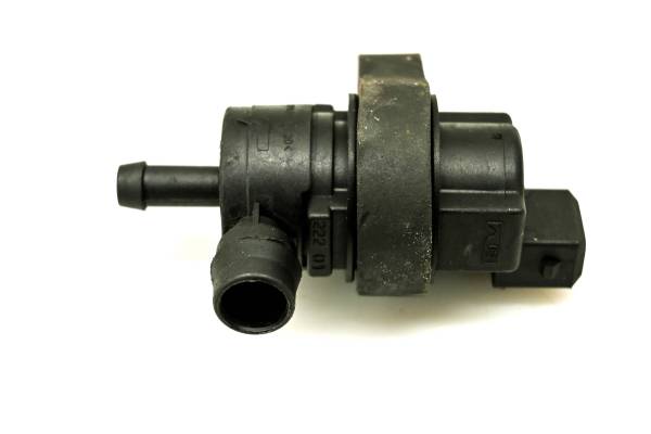 BMW - 02 BMW F650GS ABS Fuel Breather Valve