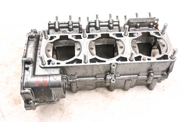 Kawasaki - 02 Kawasaki 1100 ZXI Crankcase Center Crank Case JH1100