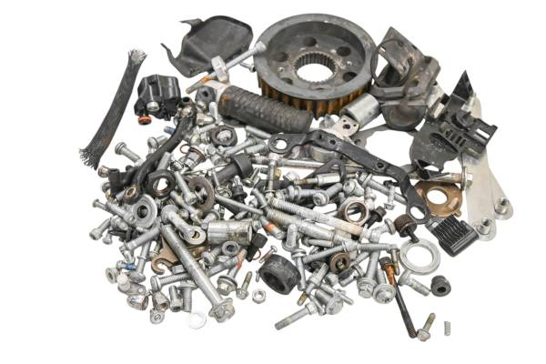 20 Harley-Davidson Street Bob FXBB Hardware Set Nuts & Bolts