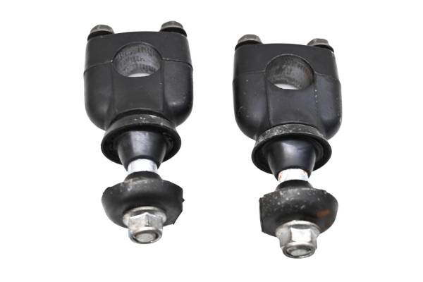 Suzuki - 95 Suzuki DR125SE Handlebar Mounts Clamps