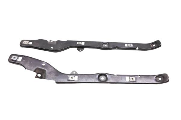 Piaggio - 16 Piaggio MP3 500 Sport ABS Footwell Footboard Bracket Mounts Left & Right