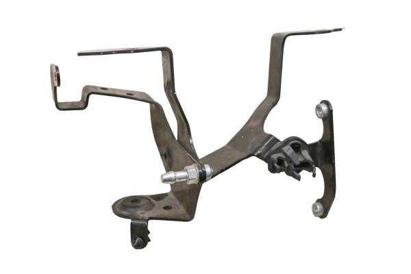 18 Harley-Davidson Street Bob Lower Mid Frame Crossmember FXBB107