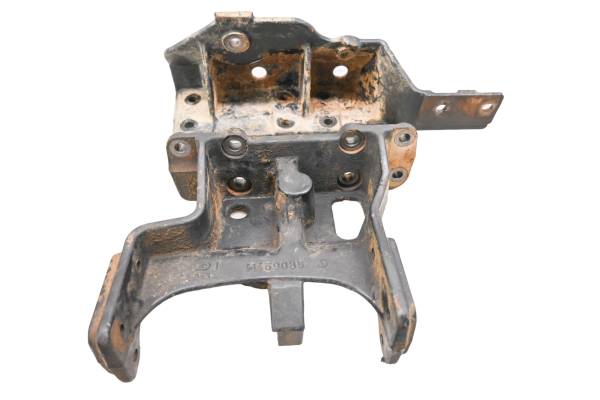 John Deere - 13 John Deere Gator 855D Engine Support Bracket Mounts