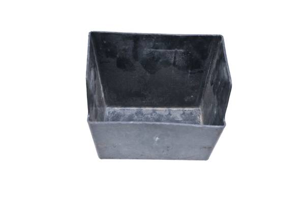 Kawasaki - 06 Kawasaki Vulcan 500 Battery Box EN500