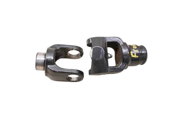 Cub Cadet - 16 Cub Cadet Challenger 700 Front Drive Shaft