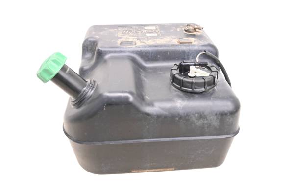 18 Cat CUV105D Gas Tank & Fuel Pump