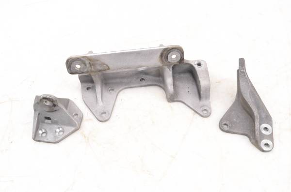 Arctic Cat - 05 Arctic Cat ZR 900 Sno Pro EFI Engine Motor Upper & Lower Brackets Mounts 121"