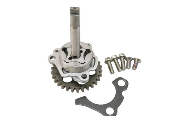 Kawasaki - 20 Kawasaki Versys-X 300 Oil Pump KLE300BLFA