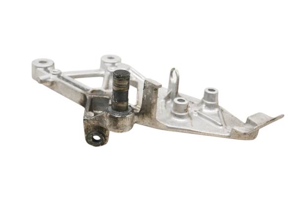 Honda - 91 Honda Interceptor 750 Front Right Driver Footrest Bracket Mount VFR750F