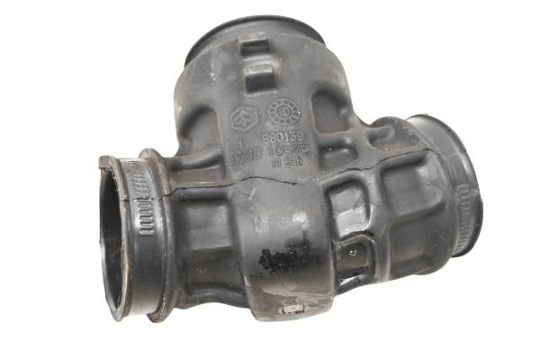 John Deere - 18 John Deere Gator RSX860M Intake Manifold