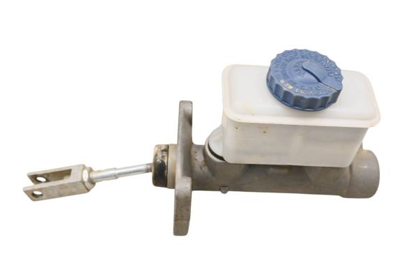 18 Club Car Carryall 1700 Rear Brake Master Cylinder