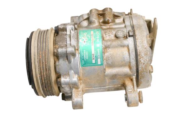 Kubota - 15 Kubota RTV X 1100 C Ac Compressor