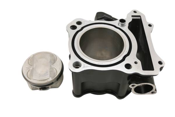 17 Hyosung GD250R Cylinder & Piston