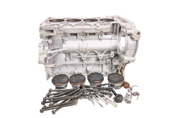 Polaris - 17 Polaris Slingshot SLR Crankcase Center Crank Case & Cylinders