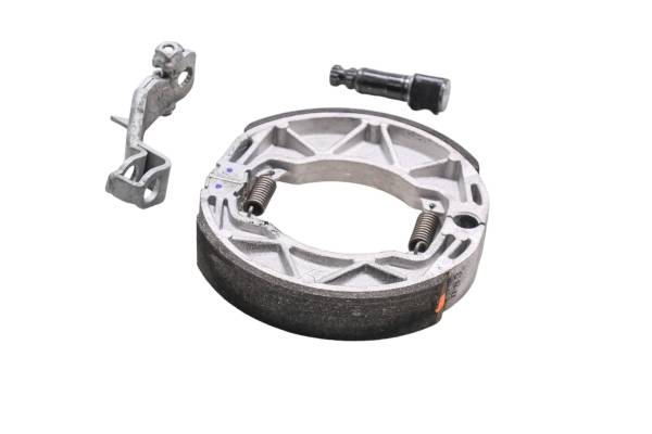 Piaggio - 24 Piaggio Liberty 150 Rear Brake Shoes & Lever