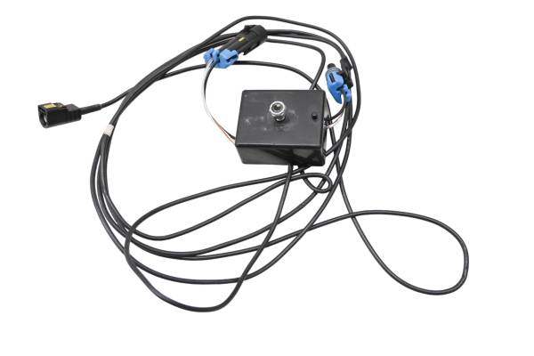 Polaris - 23 Polaris Slingshot SL Manual Brake Light Antenna