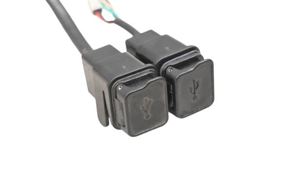 Polaris - 20 Polaris Slingshot SLR Autodrive Usb Outlets